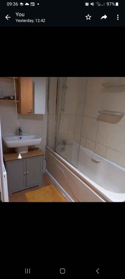 Private Rooms, 2 Showers In 3 Storey Hse, 25 Minutes Walk From Leicester City Centre エクステリア 写真